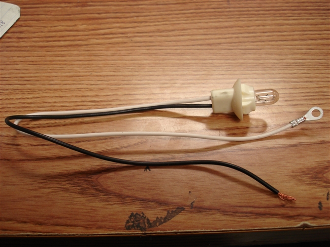 LIGHT SOCKET ASSEMBLY