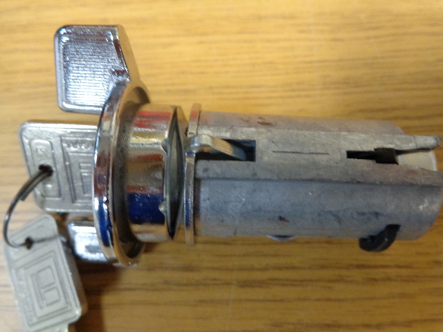 Ignition Switch Lock Cylinder For Chevy GMC C/K Series Pickup 73-78 – 2 Keys, Chrome